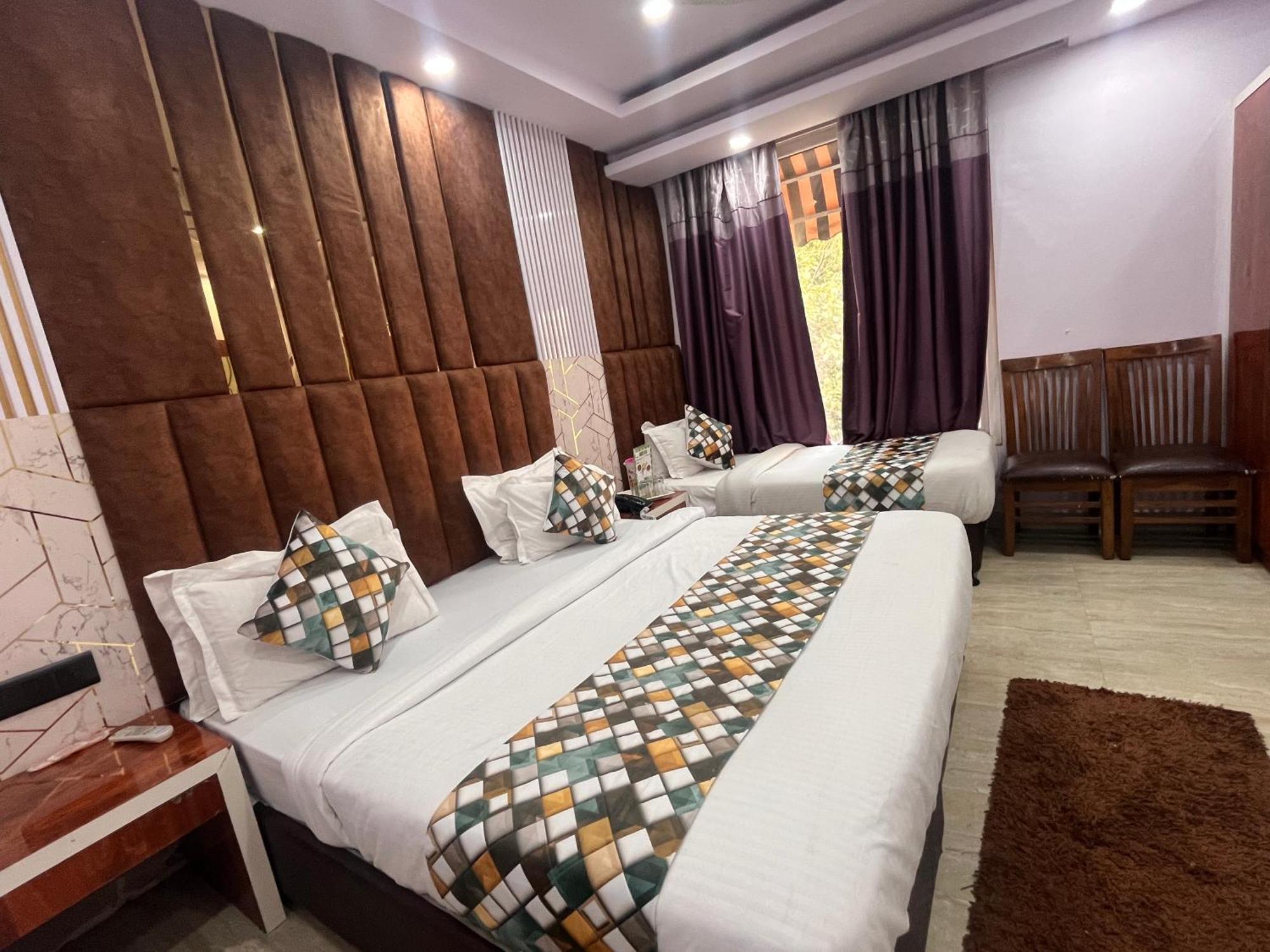 Hotel Embassy Near Rk Ashram Metro New Delhi Exterior photo