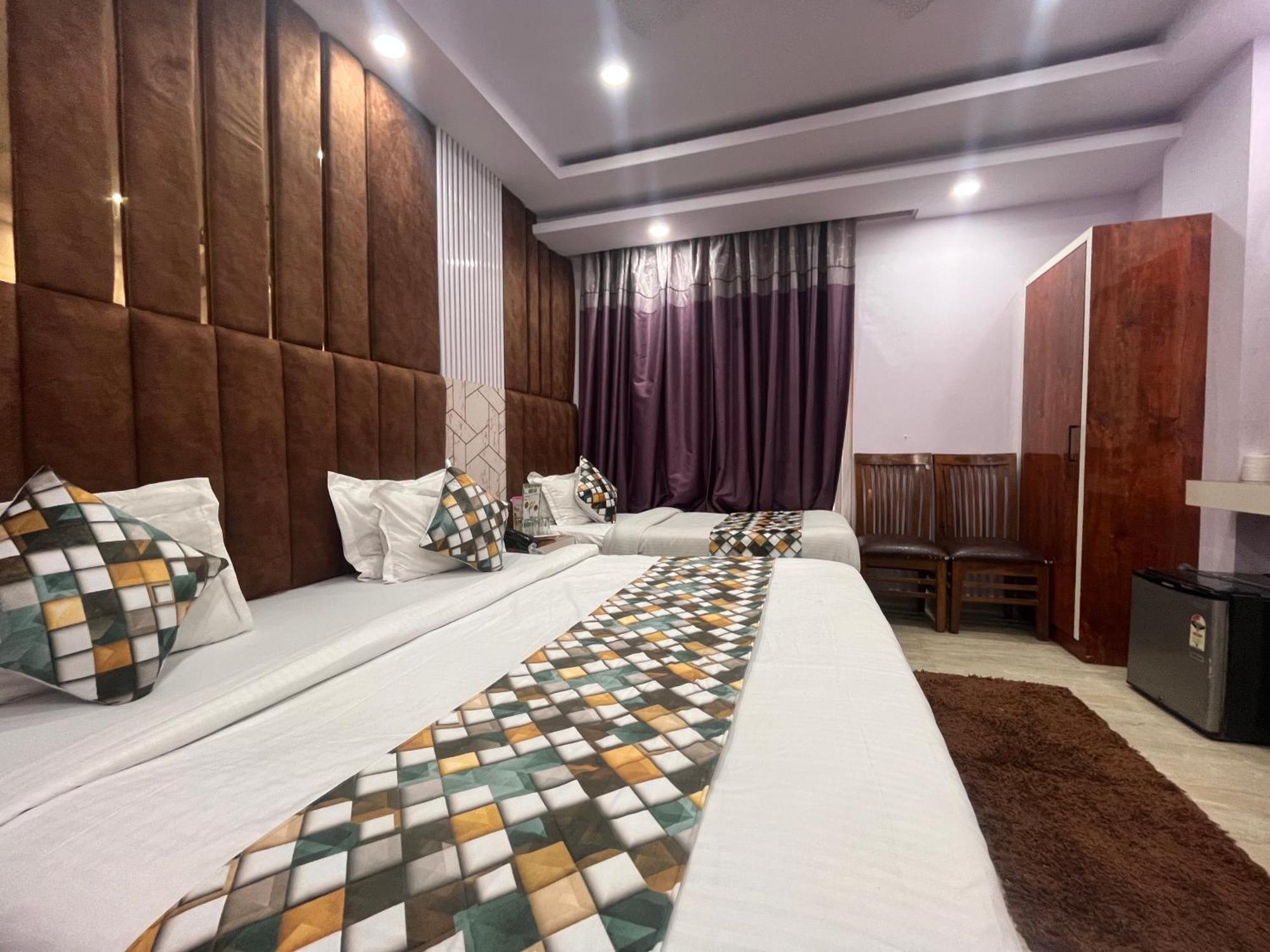 Hotel Embassy Near Rk Ashram Metro New Delhi Exterior photo