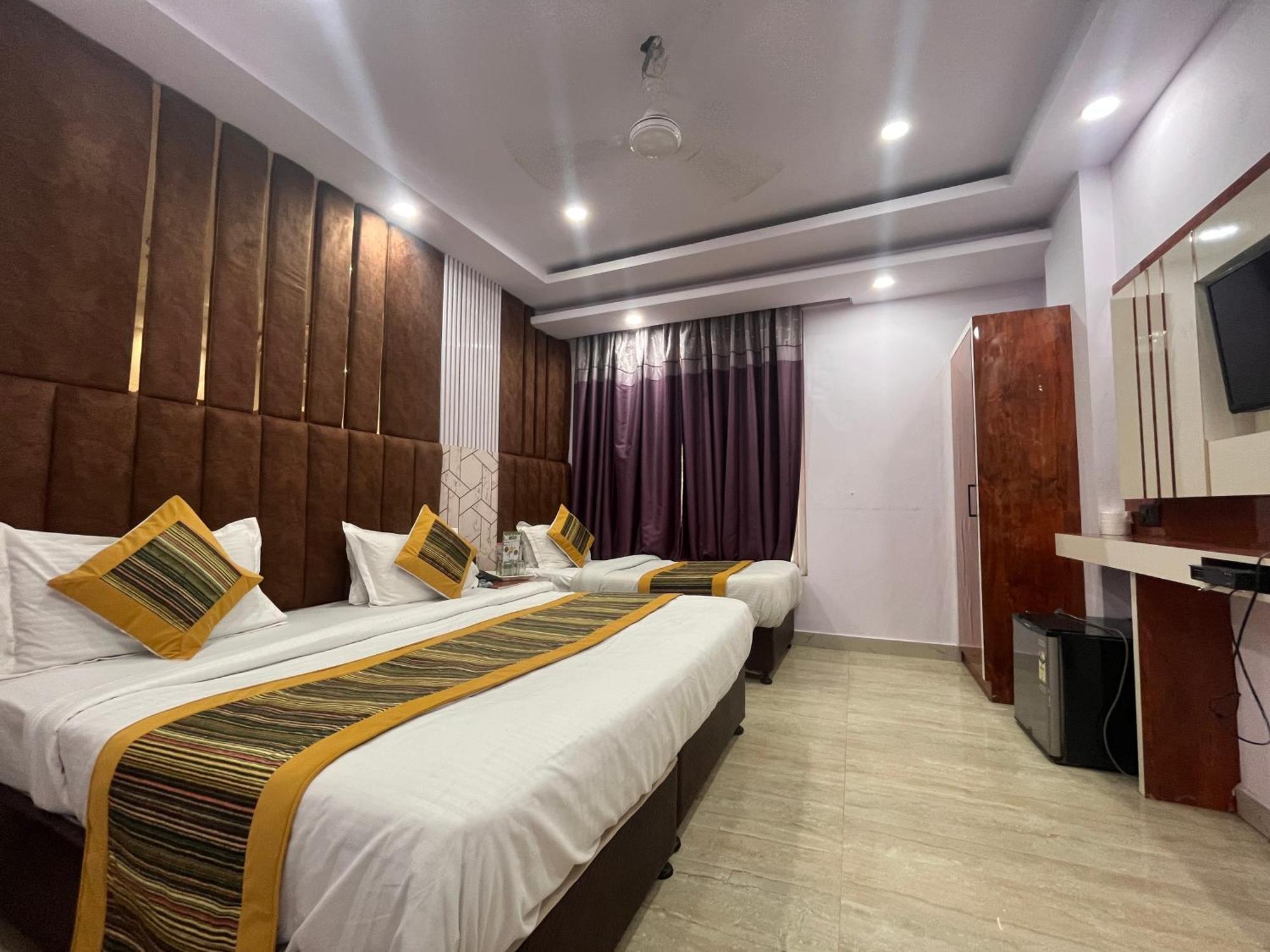 Hotel Embassy Near Rk Ashram Metro New Delhi Exterior photo